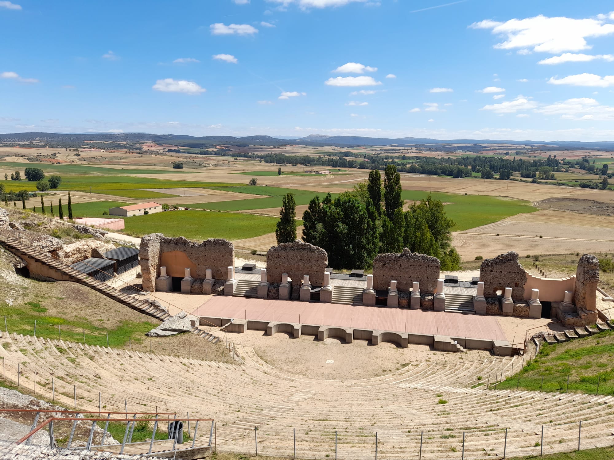 Teatro del yacimiento de la ciudad romana de Clunia