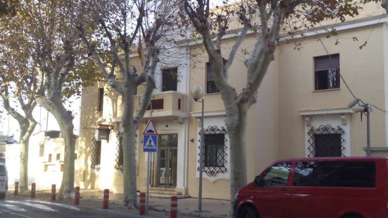 Fachada de la Comisaría de la Policía Nacional de Dénia.