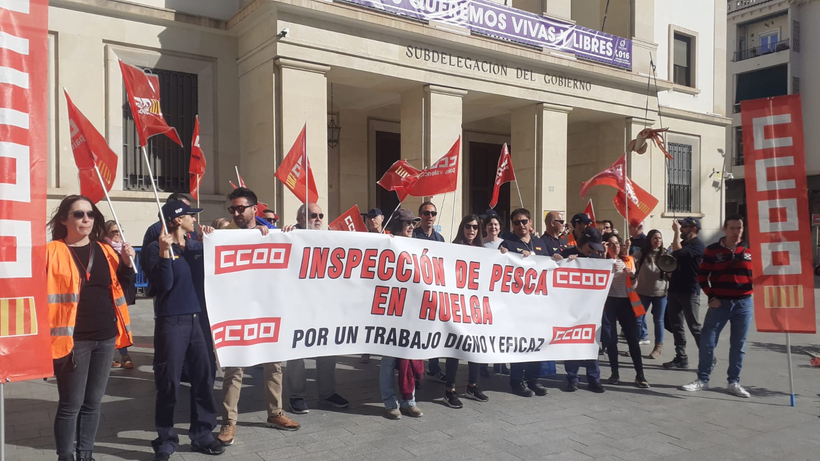 Protesta de los inspectores de pesca ante la Subdelegación del Gobierno en Alicante