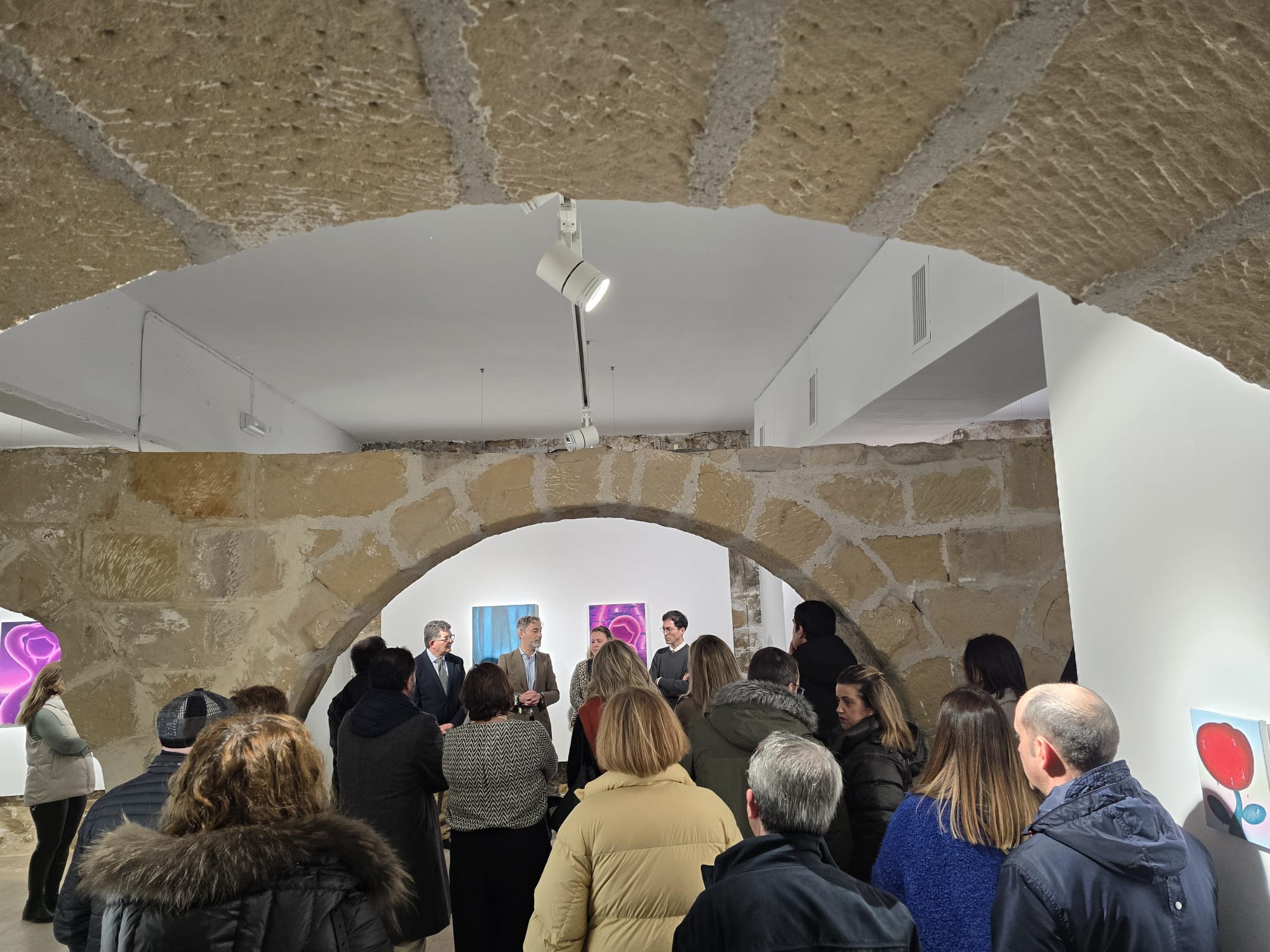 Inauguración de una exposición en la Galería Renace de Baeza.