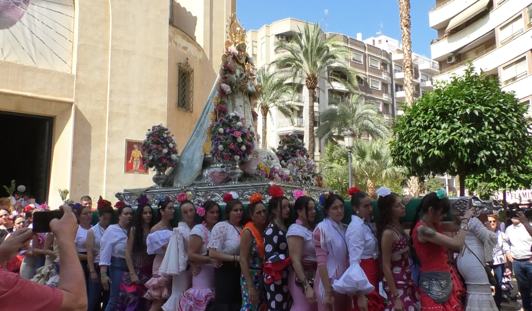 Salida de la Virgen de Rocío del Corazón de Jesús