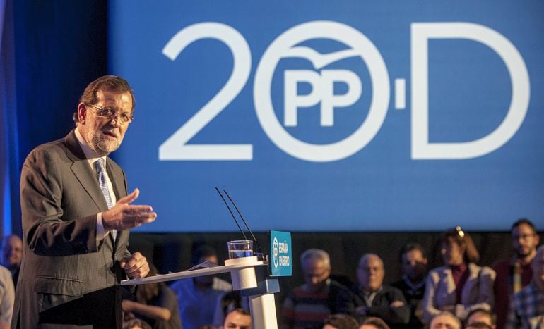  El presidente del Gobierno y del PP, Mariano Rajoy durante su intervención en un acto público de su partido celebrado en Badajoz. 