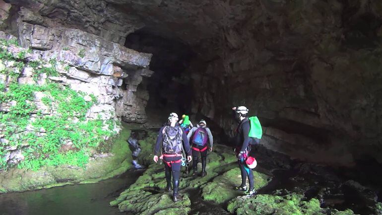 Interior de la cueva de los Chorros del Río Mundo