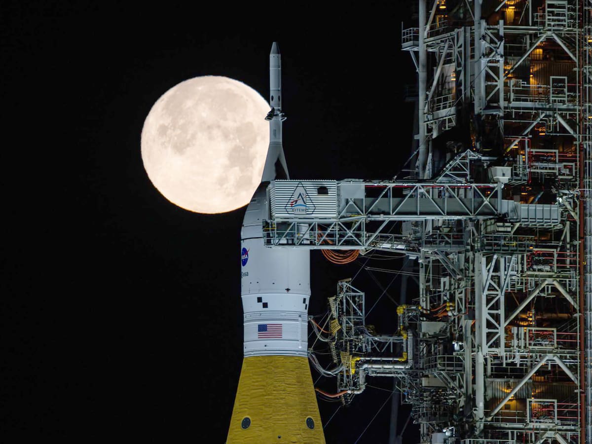 La NASA aplaza la misión tripulada a la Luna que lanzaba este fin de semana tras parar las pruebas por una fuga de combustible
