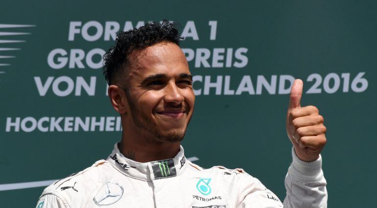 Hamilton celebra su triunfo