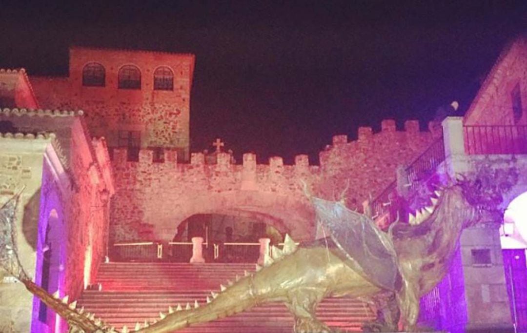 El dragón frente al arco de la estrella en otras ocasiones