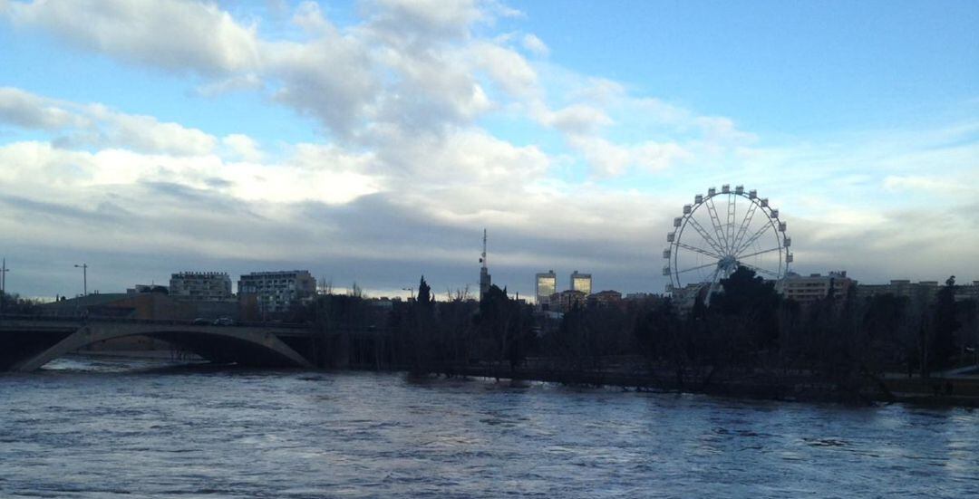 El Ebro, a su paso por Zaragoza