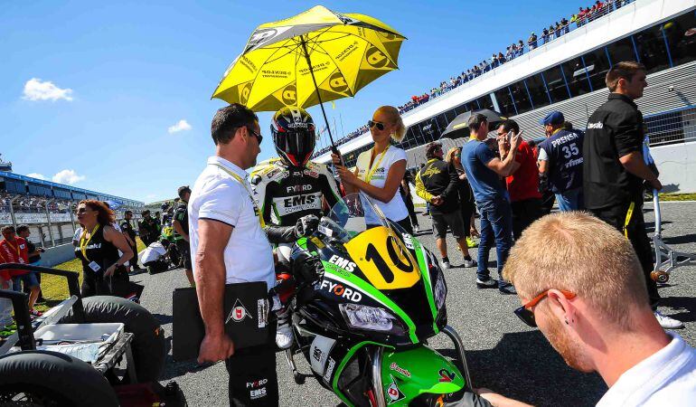 Pole para el equipo EMS