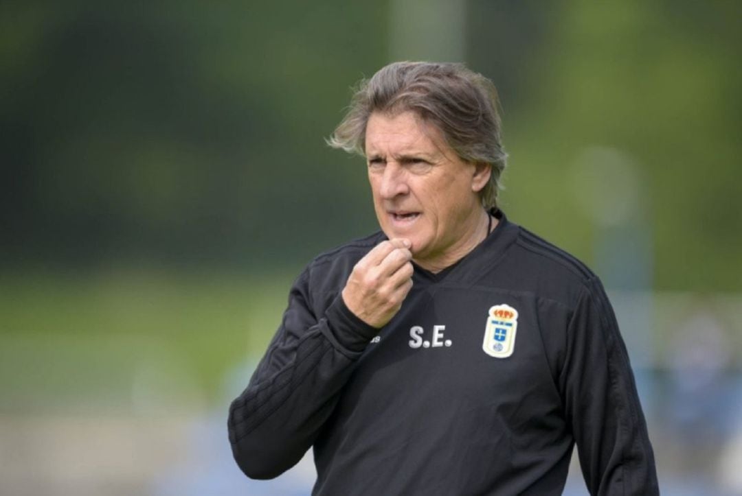 Sergio Egea durante un entrenamiento en El Requexón (Real Oviedo)