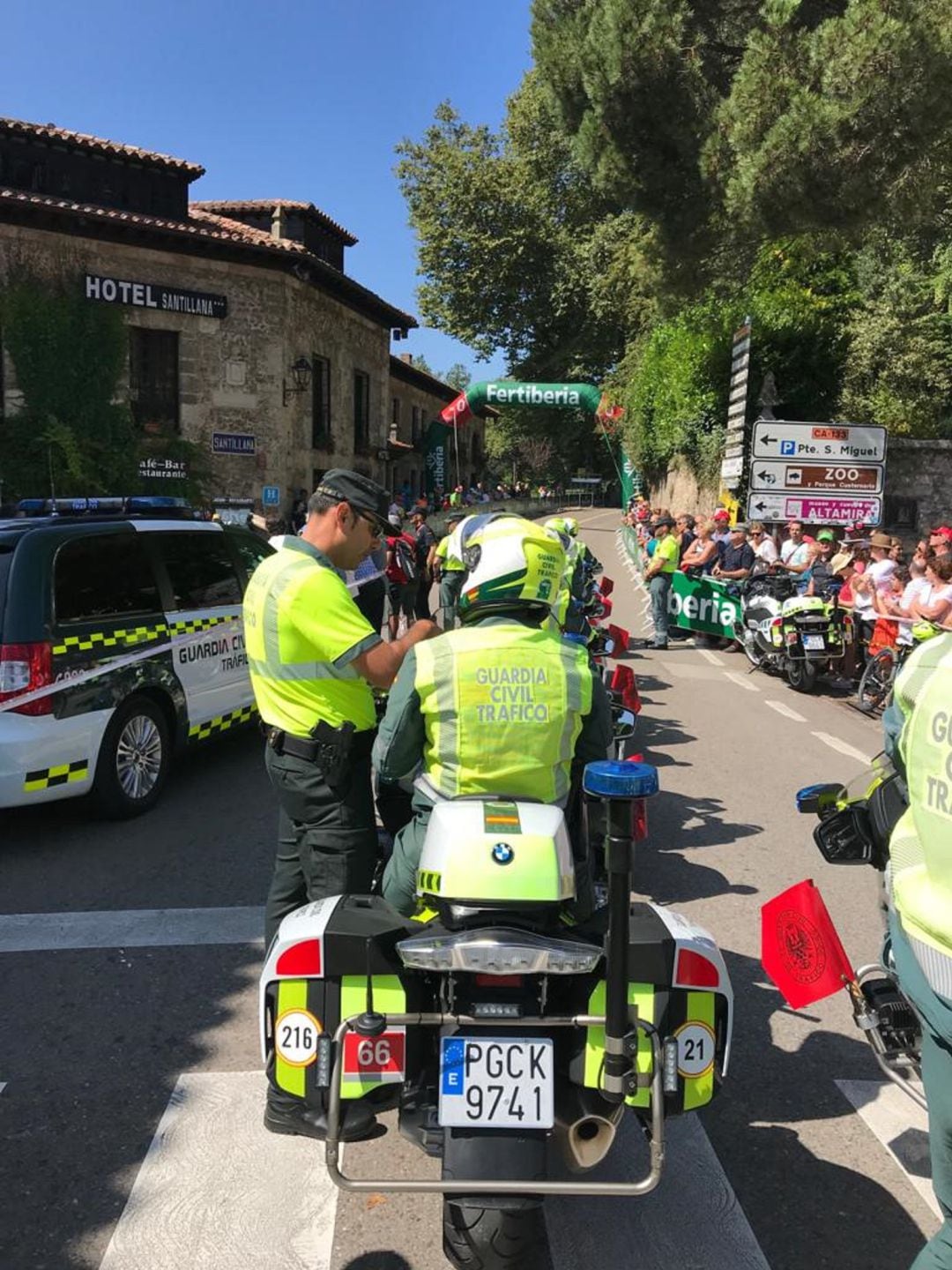 Guardia Civil de tráfico en Cantabria.