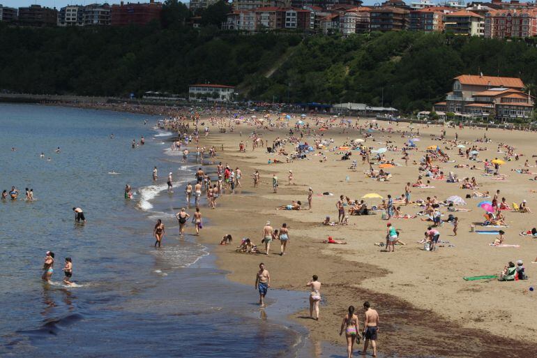 La playa de Ereaga ha sido una de las más visitadas en junio y julio.