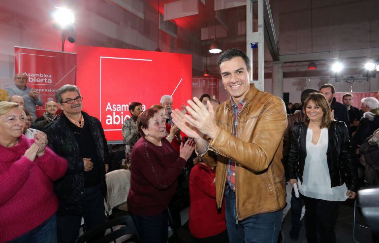 Pedro Sánchez a su llegada al Laboratorio de las Artes de Valladolid donde ha protagonizado un acto monográfico sobre pensiones