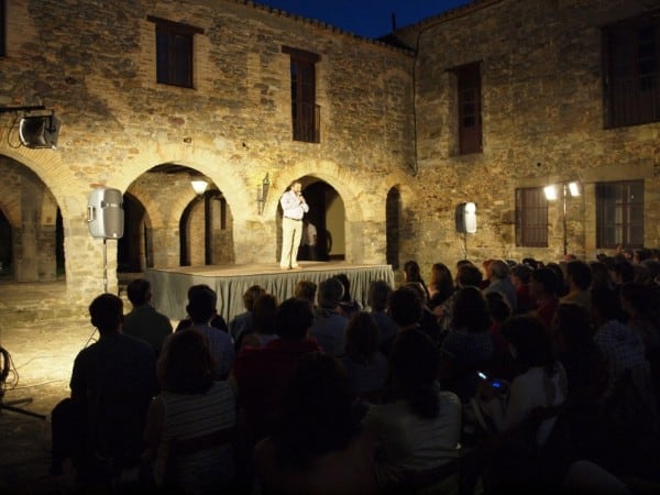 &quot;Cuentos a la luz de la Luna&quot; en ediciones pasadas en la Ciudadela de Jaca