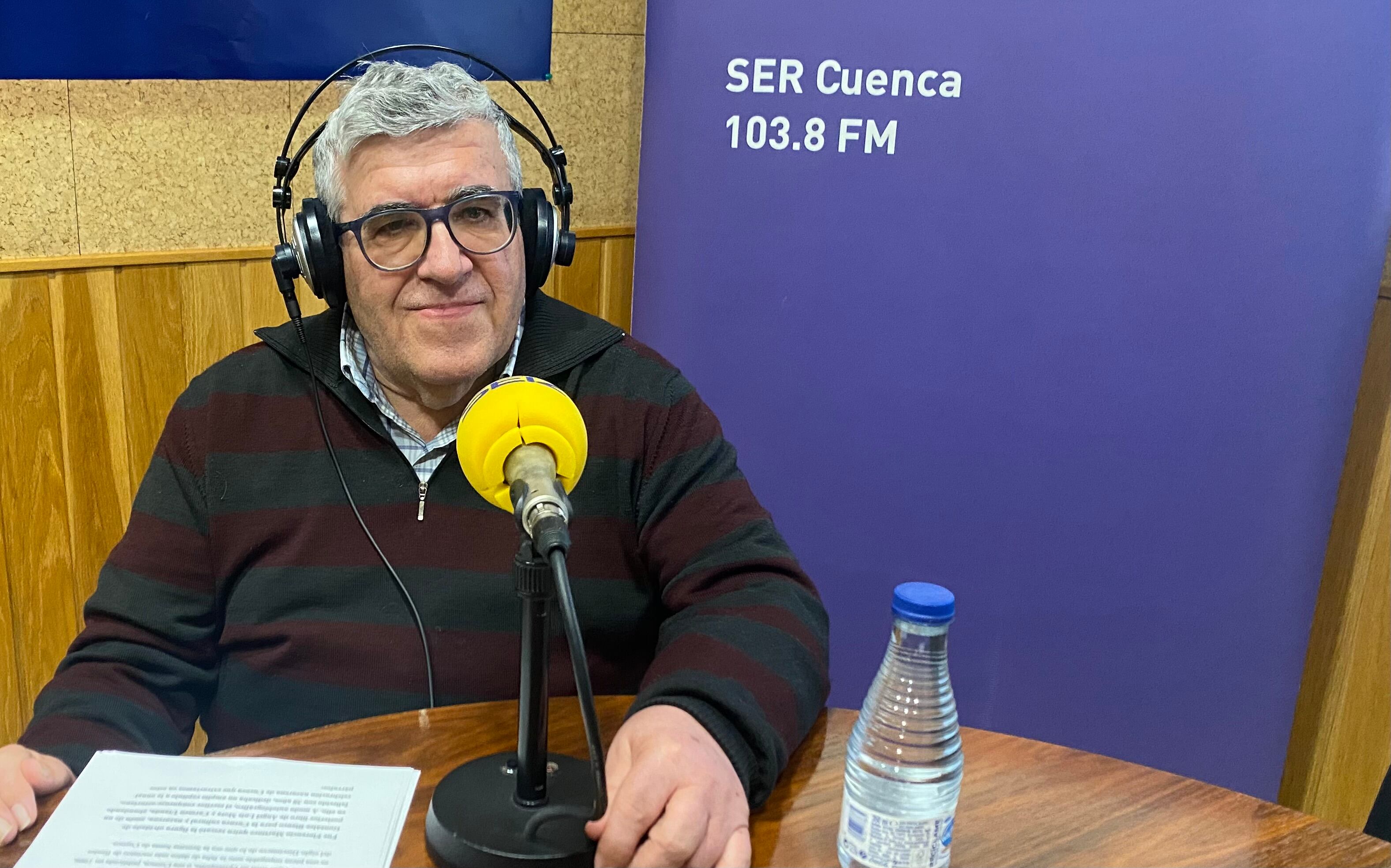 José Vicente Ávila en el estudio de SER Cuenca.