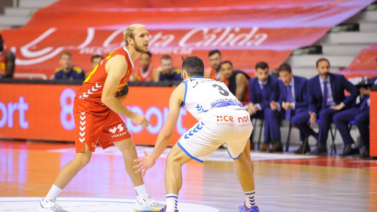 El UCAM Murcia CB gana en tranquilidad ante Acunsa GBC