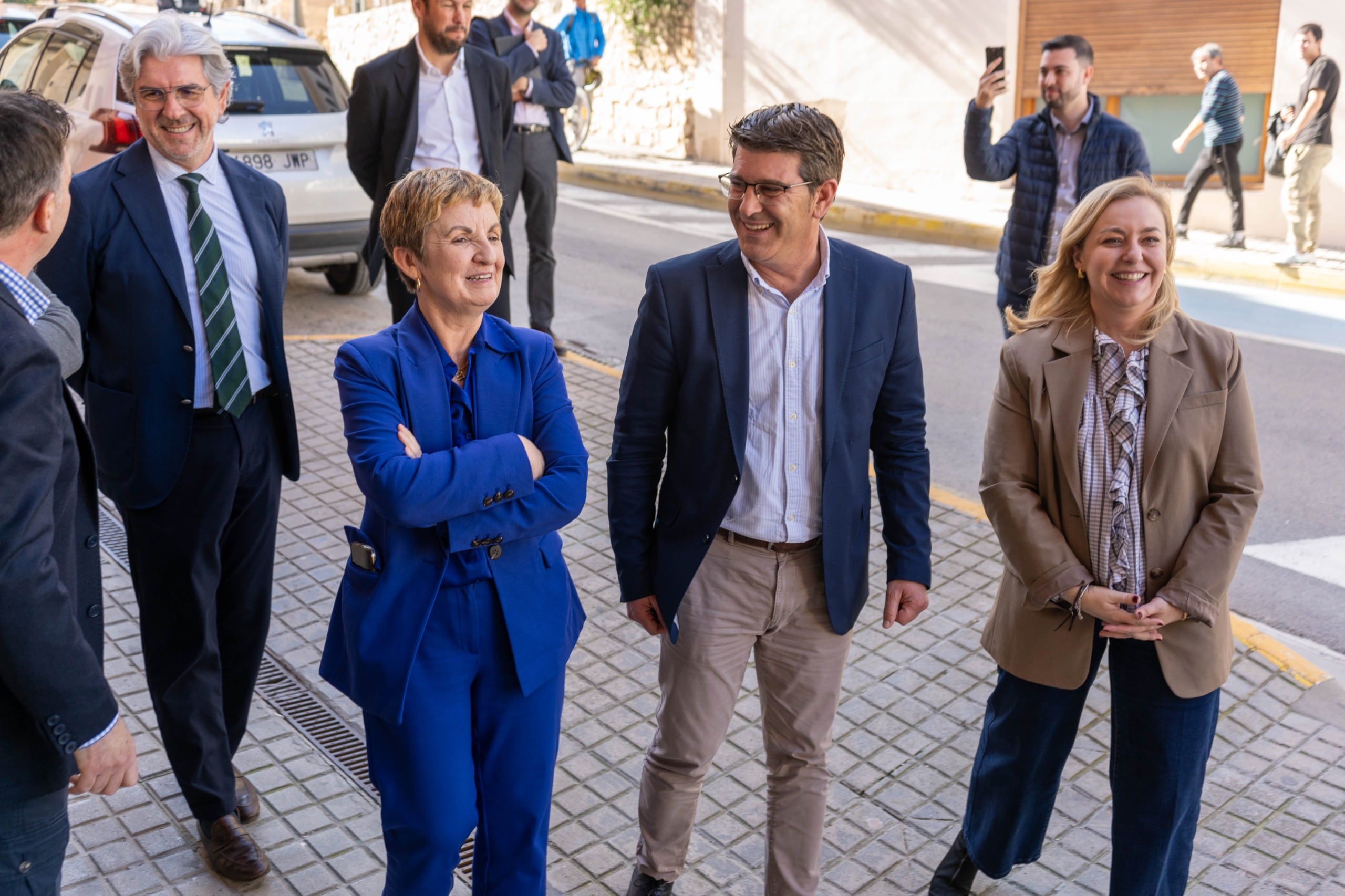 Marián Cano ha iniciado la visita en el ayuntamiento de la ciudad.