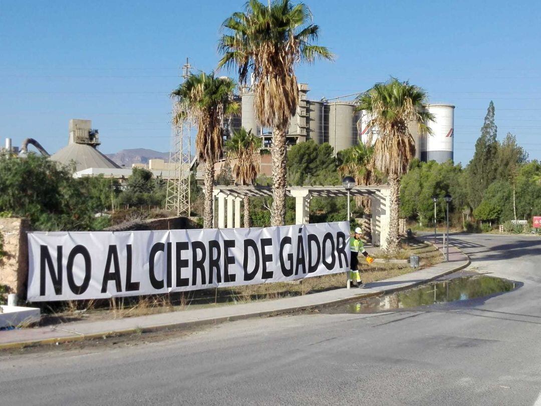 Cemex ofrece recolocar en otras fábricas.