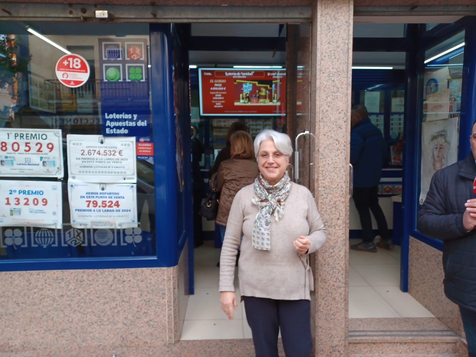 Manuela Marín, lotera de la administración de la calle Viriato