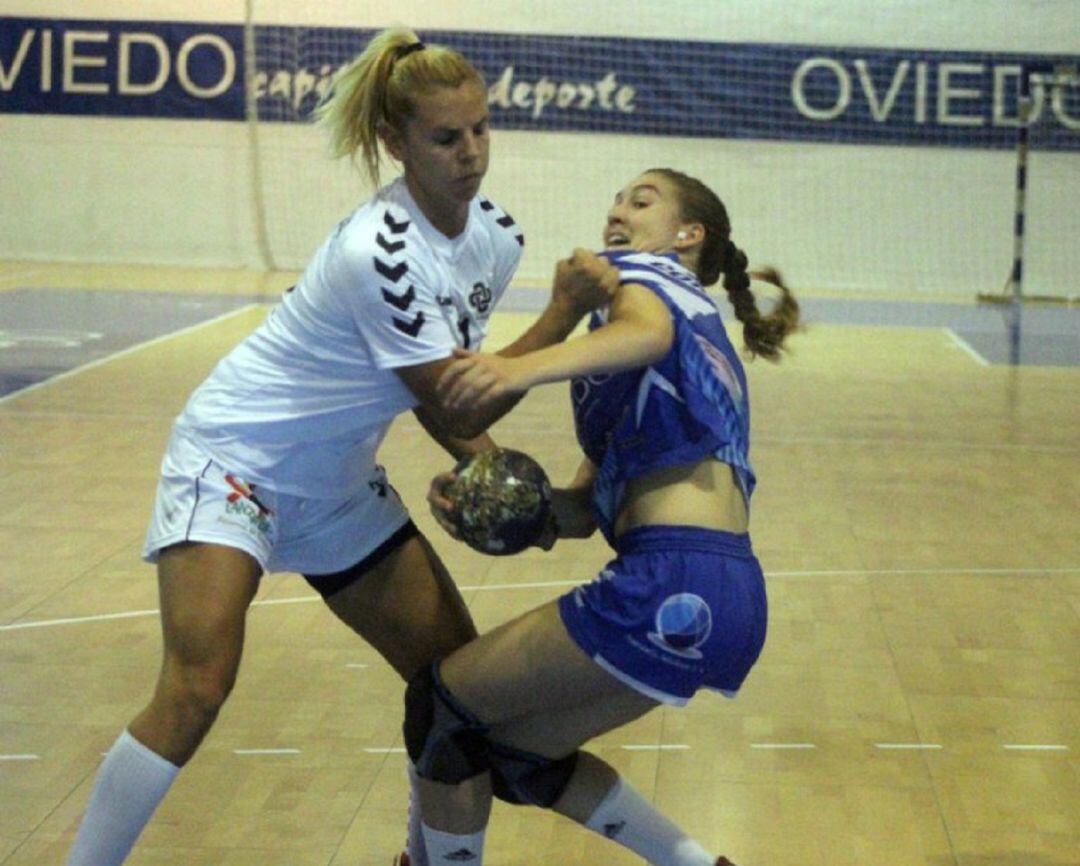 Uno de los lances del último partido del San José Obrero femenino.
