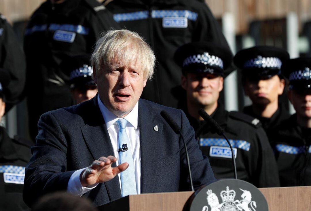 El primer ministro Boris Johnson durante un acto con policías en Wakefield