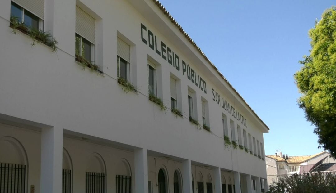 Fachada del CEIP San Juan de la Cruz de Baeza