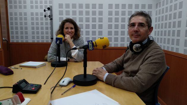 Ana Moreno, responsable de Comunicación del Palacio de Congresos y Juan Salado, adjudicatario, durante la entrevista