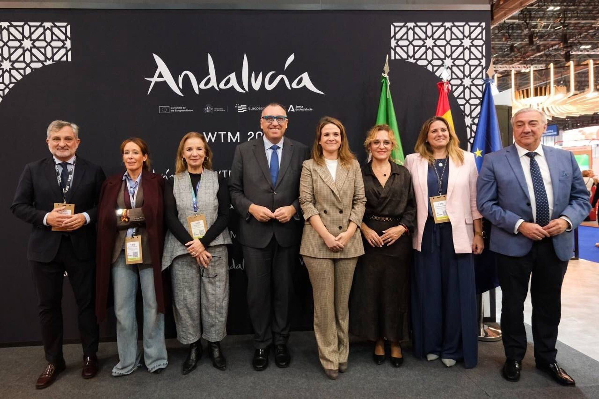 Los aeropuertos andaluces ofertan más de cinco millones de asientos de Vueling, un 4% más que el verano pasado