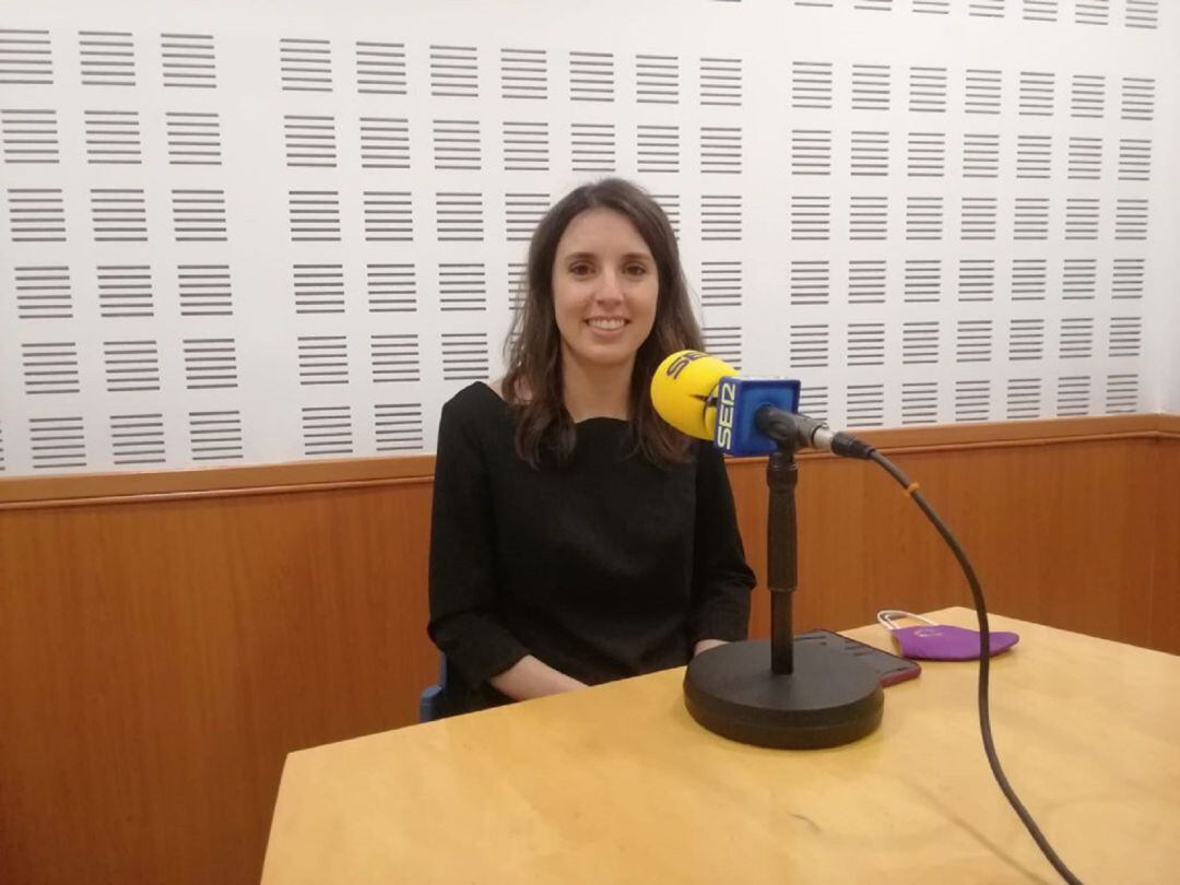 Irene Montero en los estudios centrales de Radio Sevilla