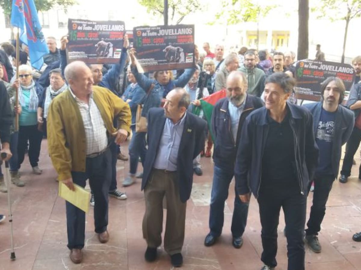 Las defensas niegan la versión de los policías y piden la libre absolución