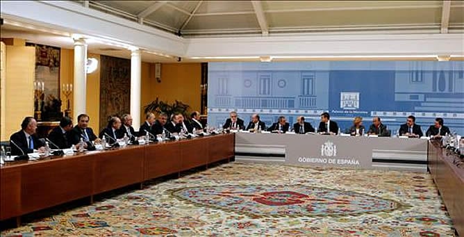 El presidente del Gobierno, durante la reunión que ha mantenido con los representantes de las principales empresas