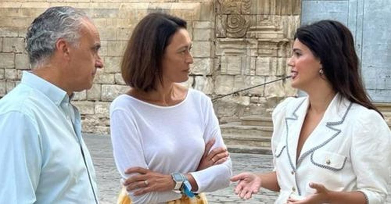 Miriam Guardiola junto a María Turpín y Manuel Egea