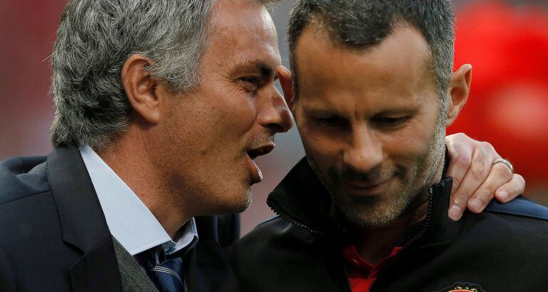 Ryan Giggs, junto a José Mourinho, nuevo técnico del United.