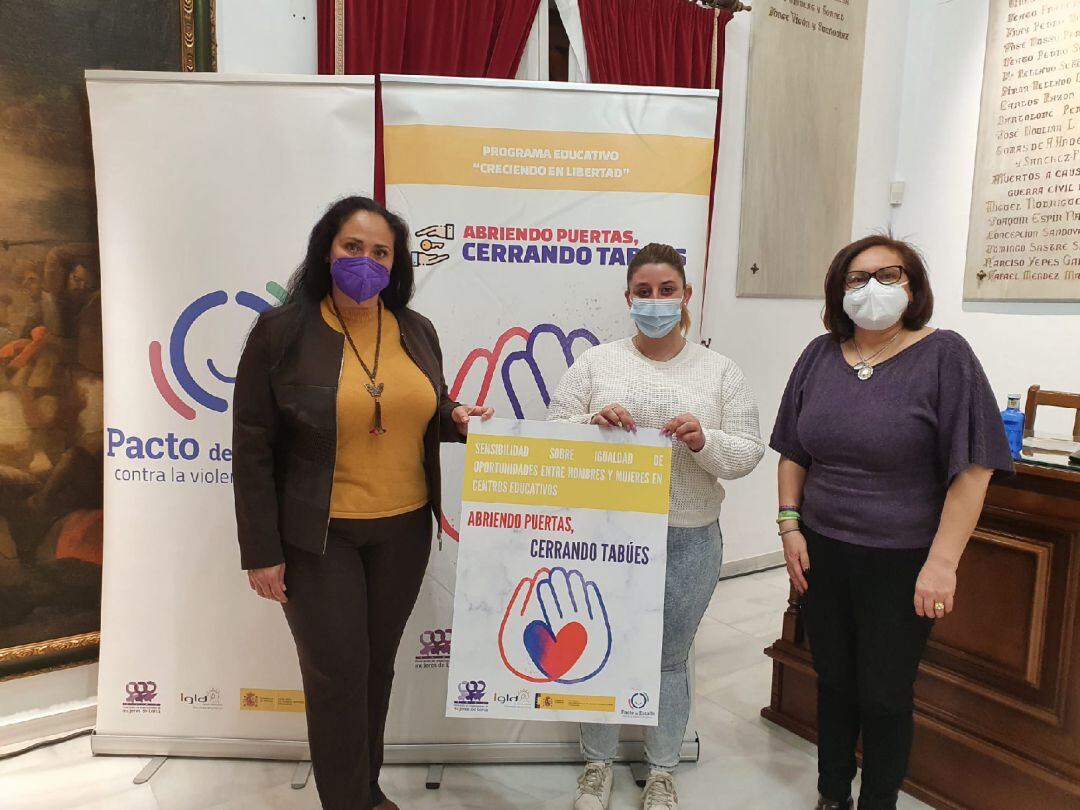 La Concejalía de Igualdad participa junto a la Federación de Organizaciones de Mujeres de Lorca en el proyecto ‘Abriendo puertas, cerrando tabúes’.