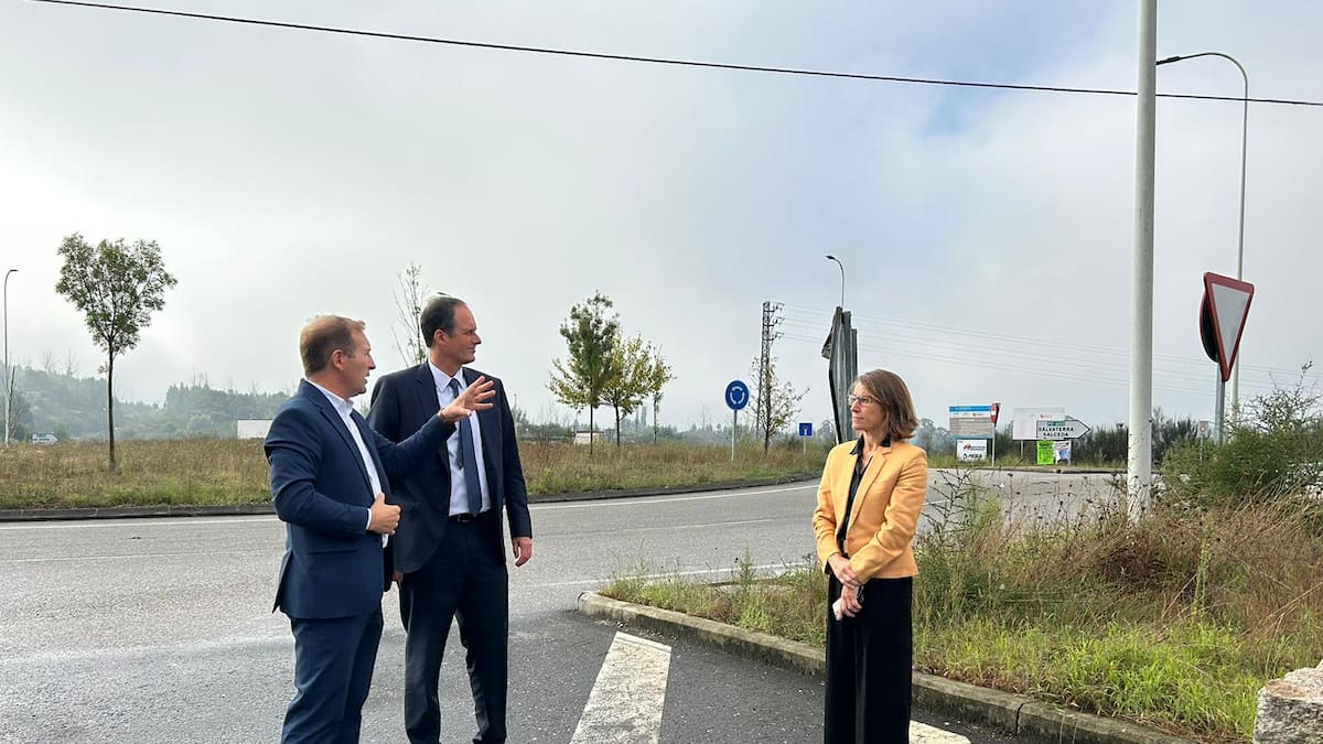 El alcalde de As Neves explica los proyectos para hacer dos puentes internacionales en su municipio