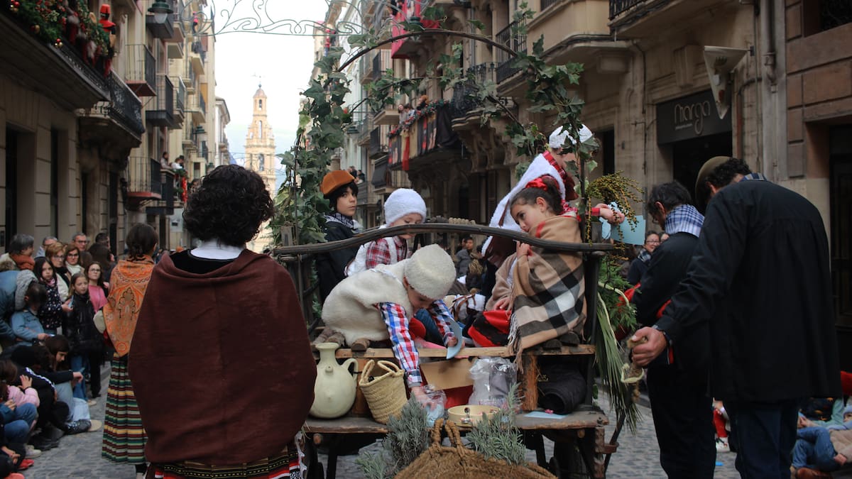 El cielo concede una tregua para la adoración de Les Pastoretes en Alcoy