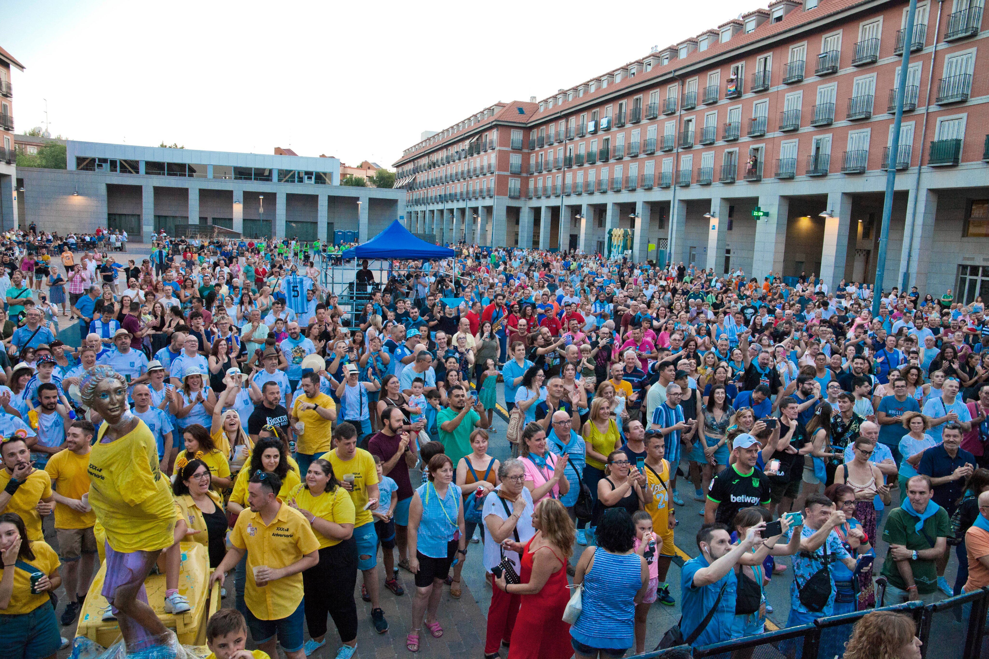 Los asistentes al pregón de las fiestas