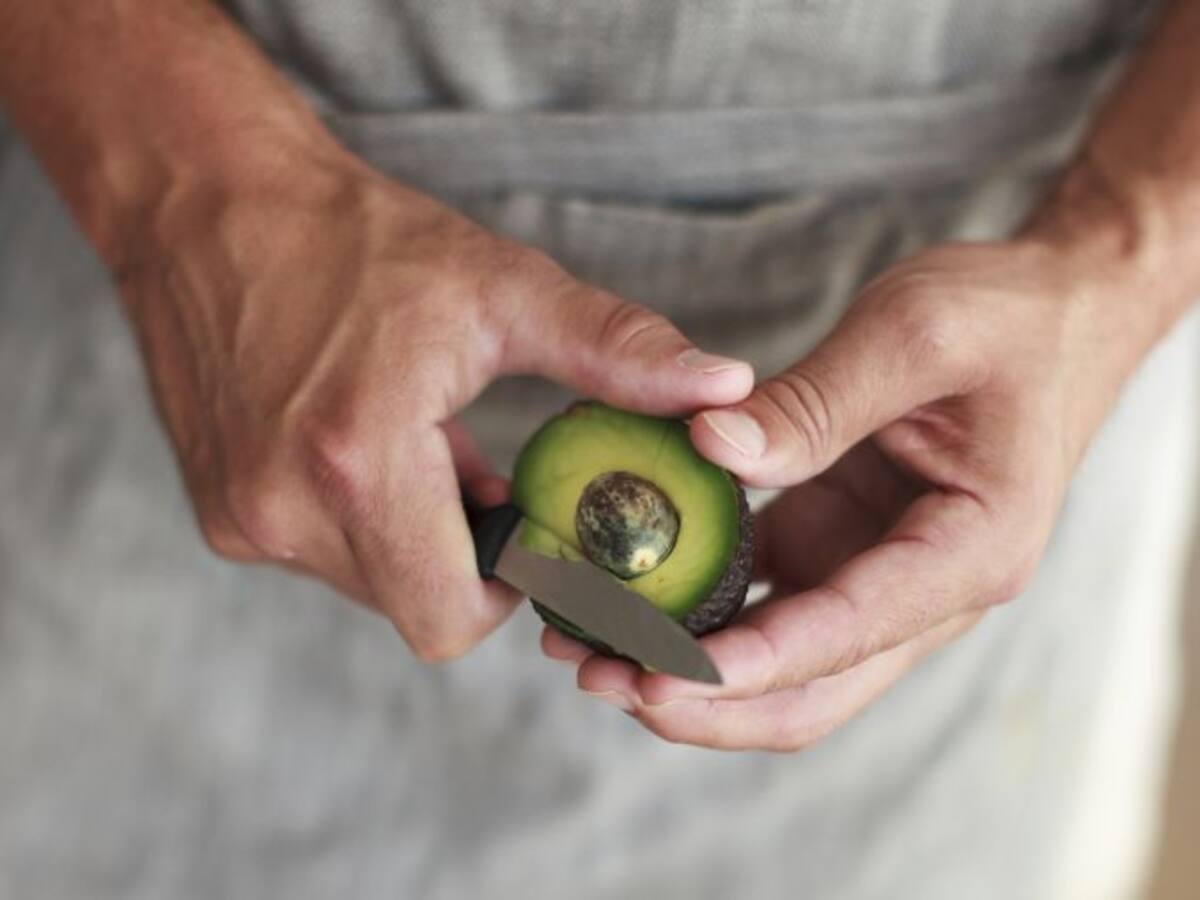Cuándo conviene lavar toda la fruta (incluidos los aguacates)