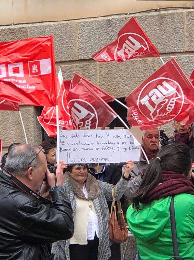 Manifestantes por las pensiones en Albacete