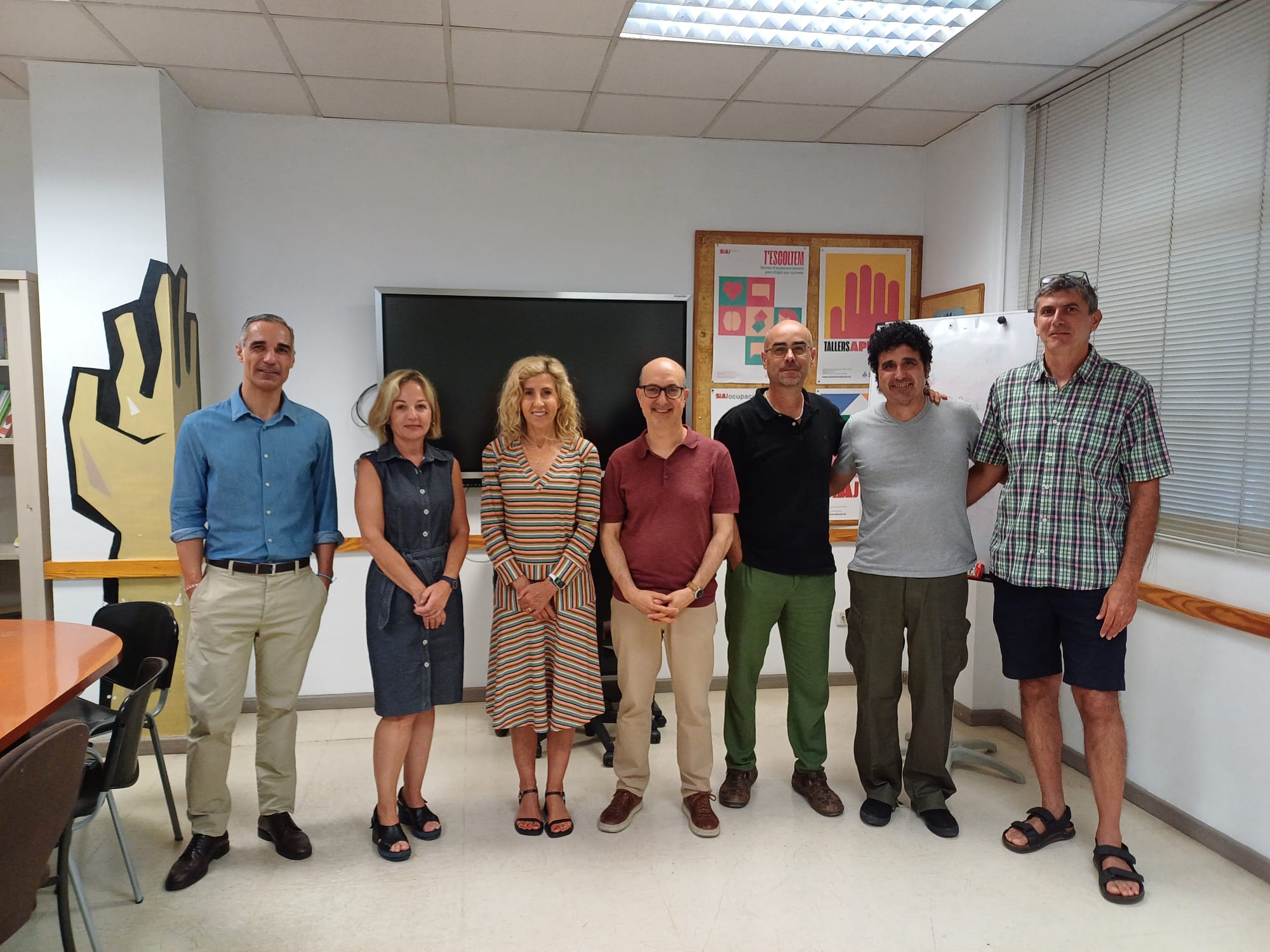 La concejala de Servicios Sociales, Marta Torrado, en su visita a las instalaciones de la Creu Coberta, donde se desarrolla el programa de la Sección del Menor del Servicio Municipal de Atención Especializada