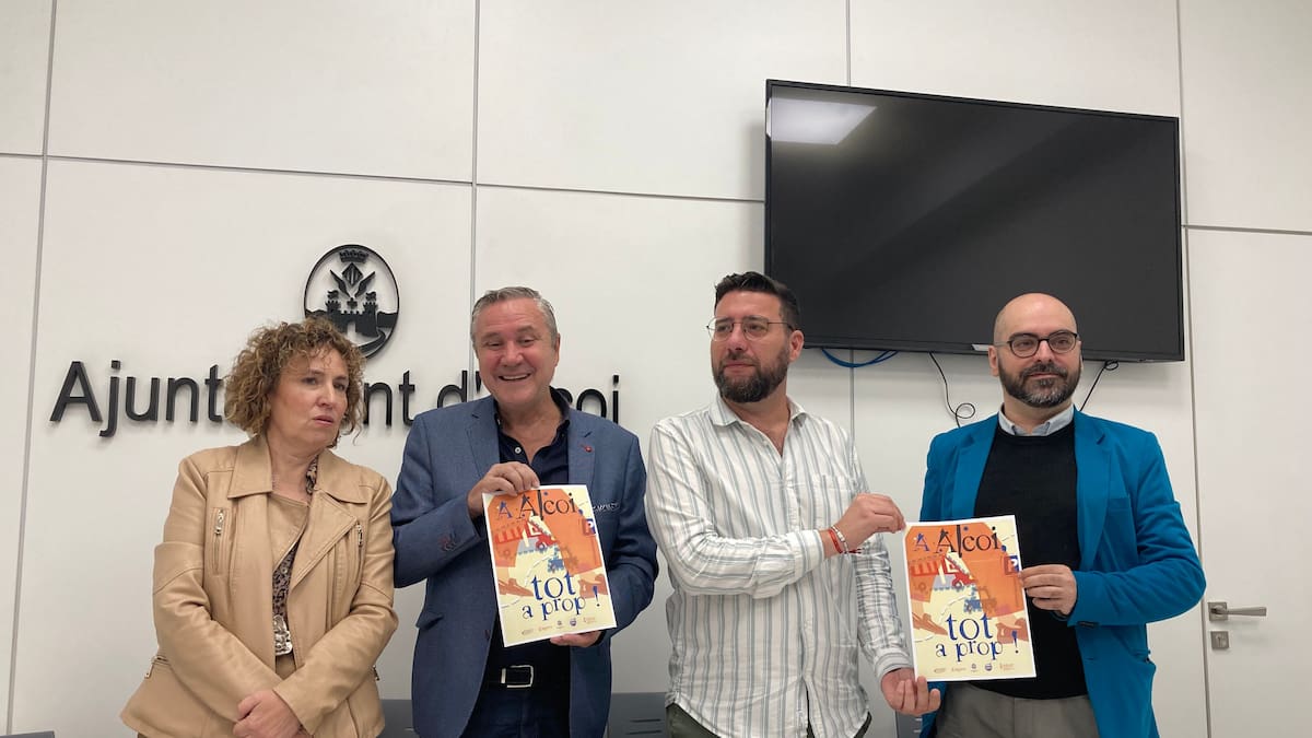 Comerciantes y hosteleros de Alcoy repartirán 25.000 tickets de bus y 4.000 horas de parquing