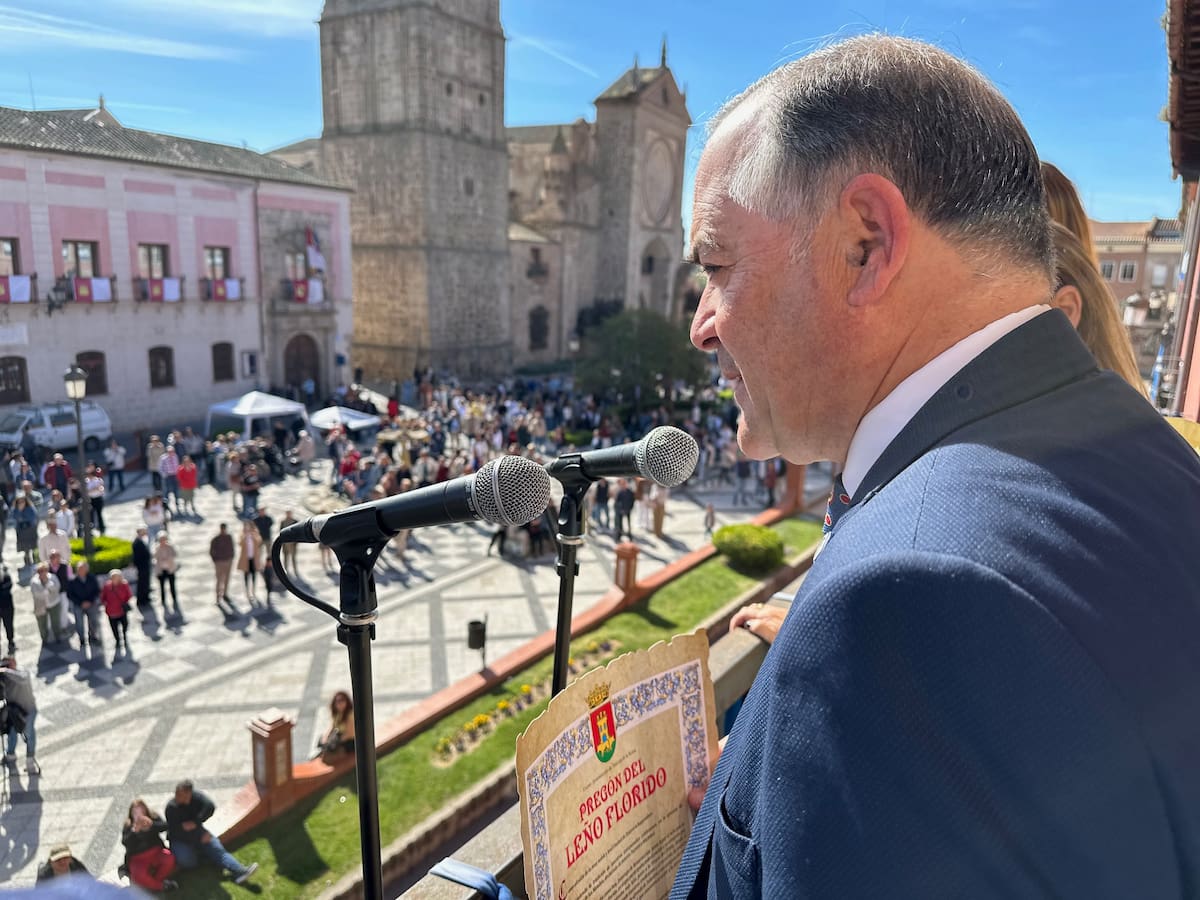 Gregorio destaca las obras en la Basílica del Prado en su pregón del leño florido: “La alcaldesa perpetua volverá a su Altar Mayor con mayor esplendor”