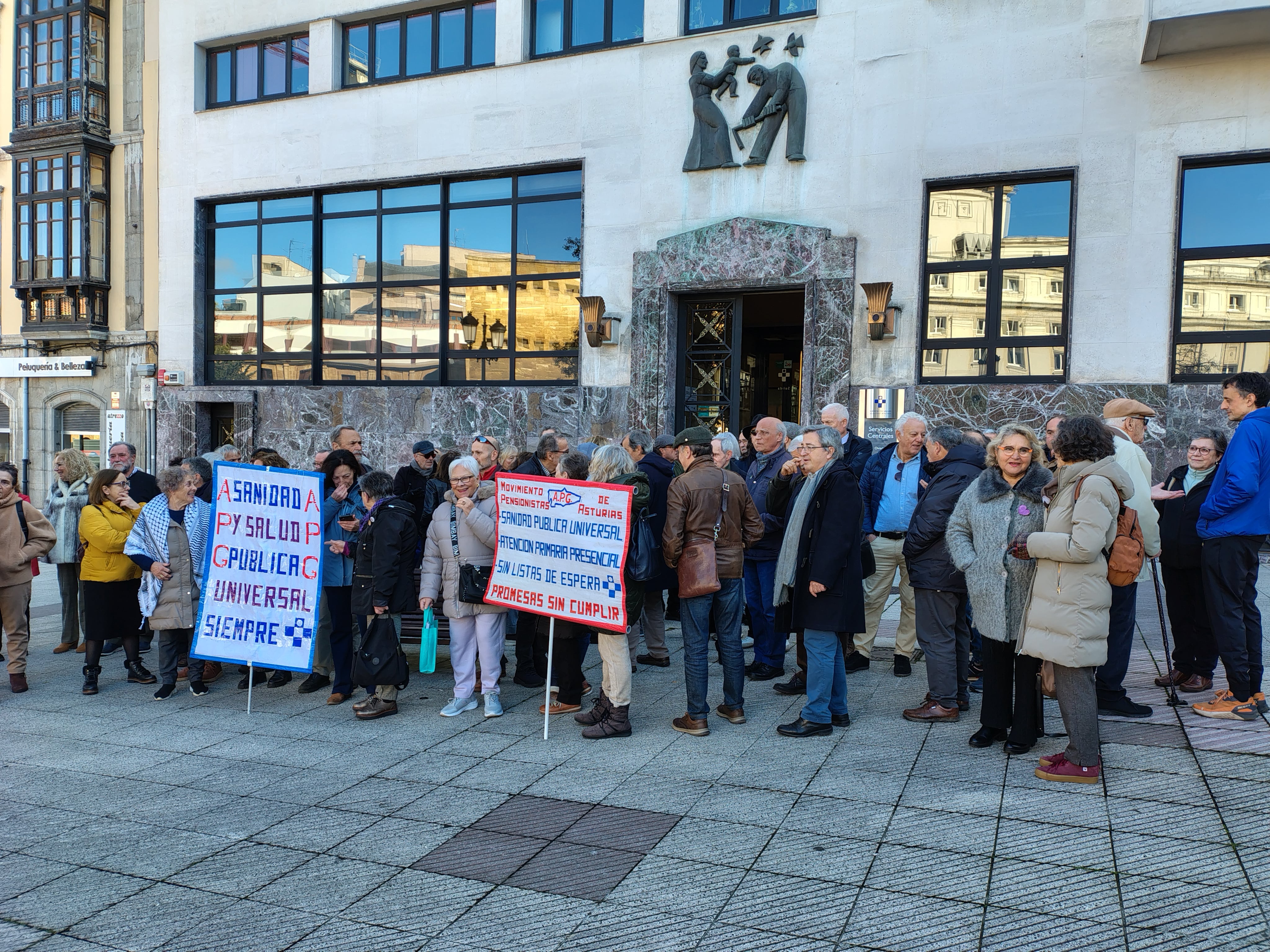 Concentración por la dedicación exclusiva de los médicos en Asturias a las puertas del SESPA