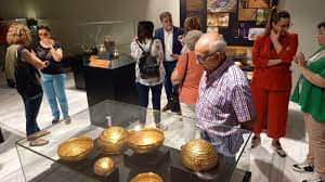 Interior del Museo de Villena durante una exposición