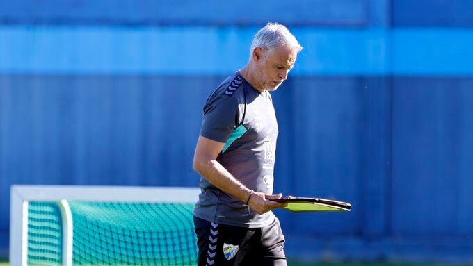 El técnico del Málaga Sergio Pellicer antes del encuentro de este miércoles de la Copa ante el Eldense