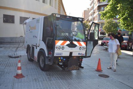 Maquinaria empleada en el fregado a presión y pulido con disco