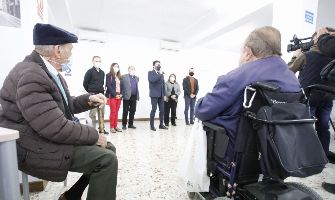 Momento de la inauguración del Centro Mayores de Plaza América