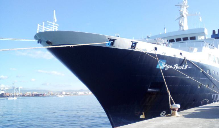 El Saga Pearl II durant la seva estada a Tarragona.