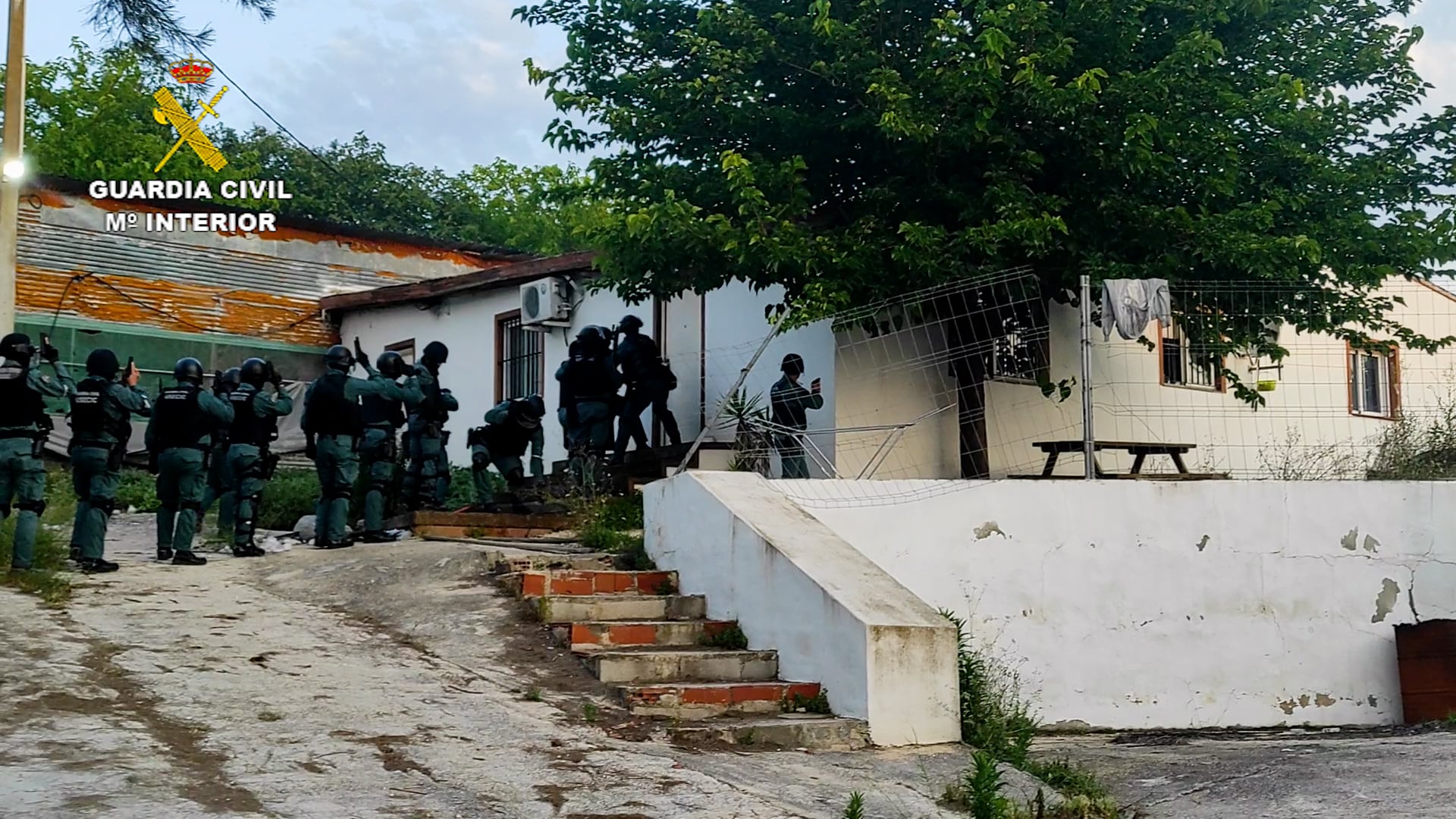 La Guardia Civil desmantela una plantación de marihuana