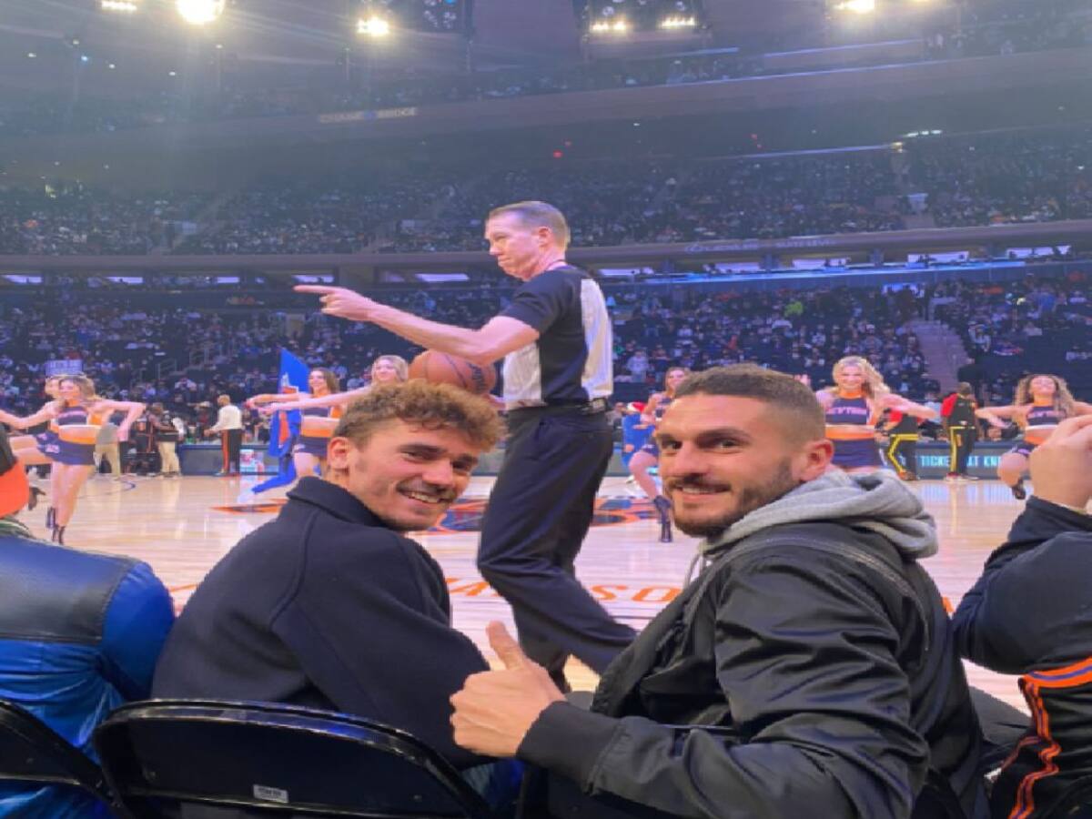 Koke y Griezmann asisten a la jornada navideña de la NBA en el Madison Square Garden