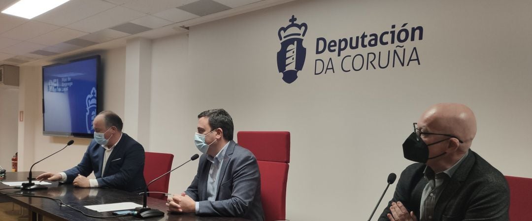 Valentín González Formoso, Xosé Ramón Rioboo y Xosé Regueira